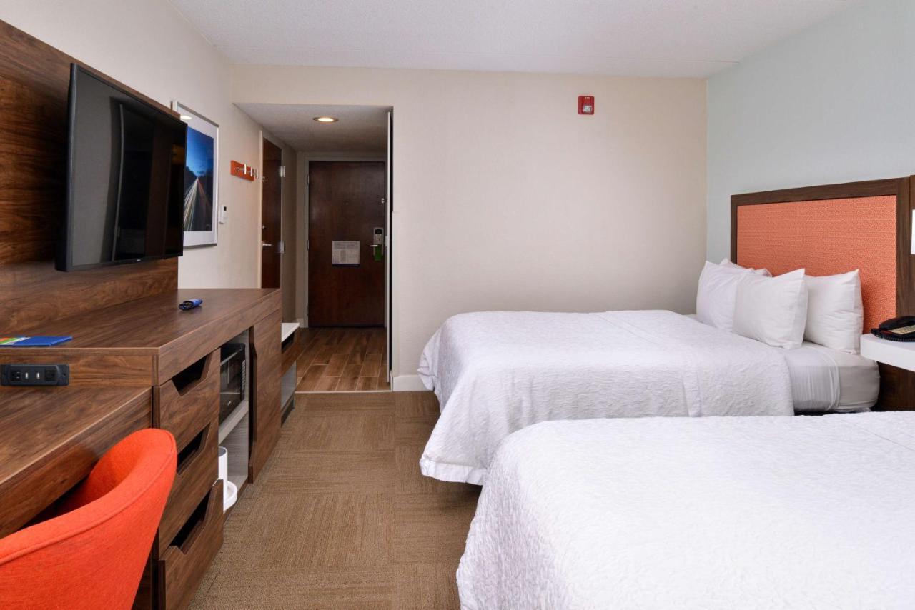 Hampton Inn Henderson Bagian luar foto