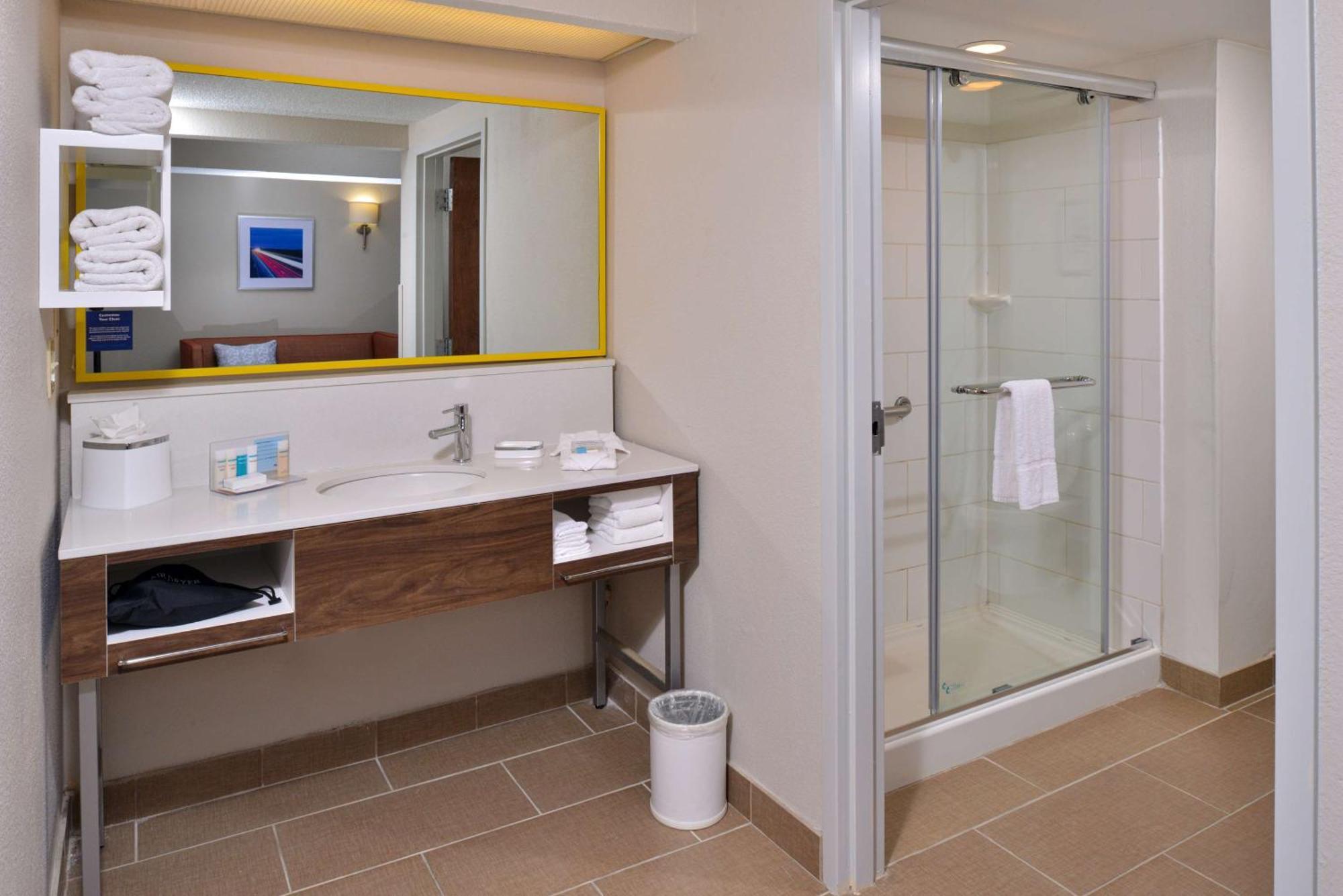 Hampton Inn Henderson Bagian luar foto